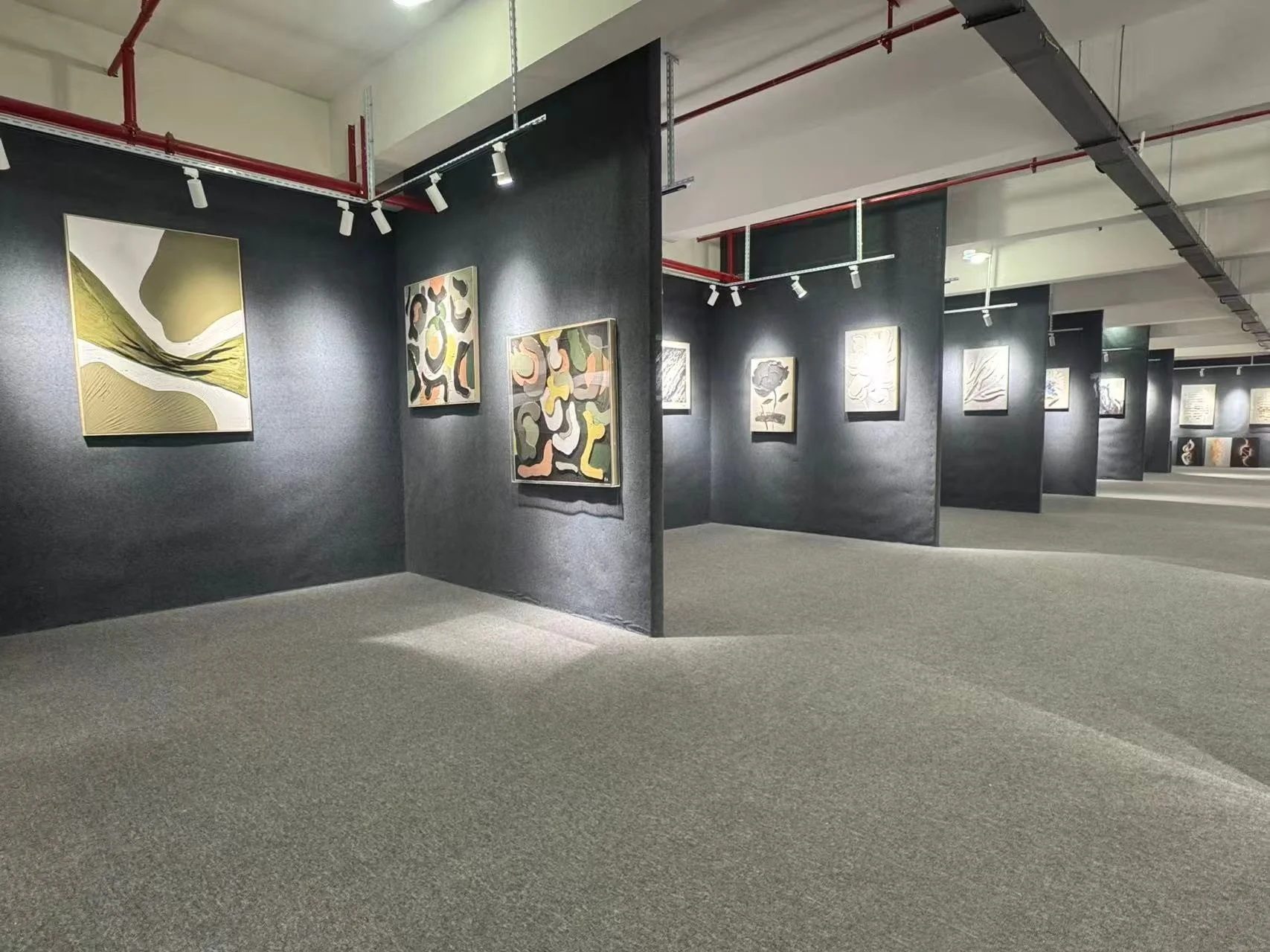 Framed canvas and modern abstracts displayed in the Jinhua factory showroom